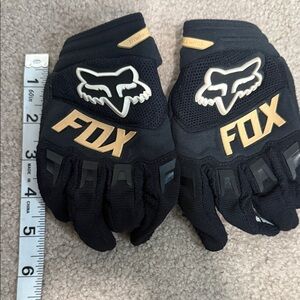 Fox Kids motocross gloves  in Black and Gold